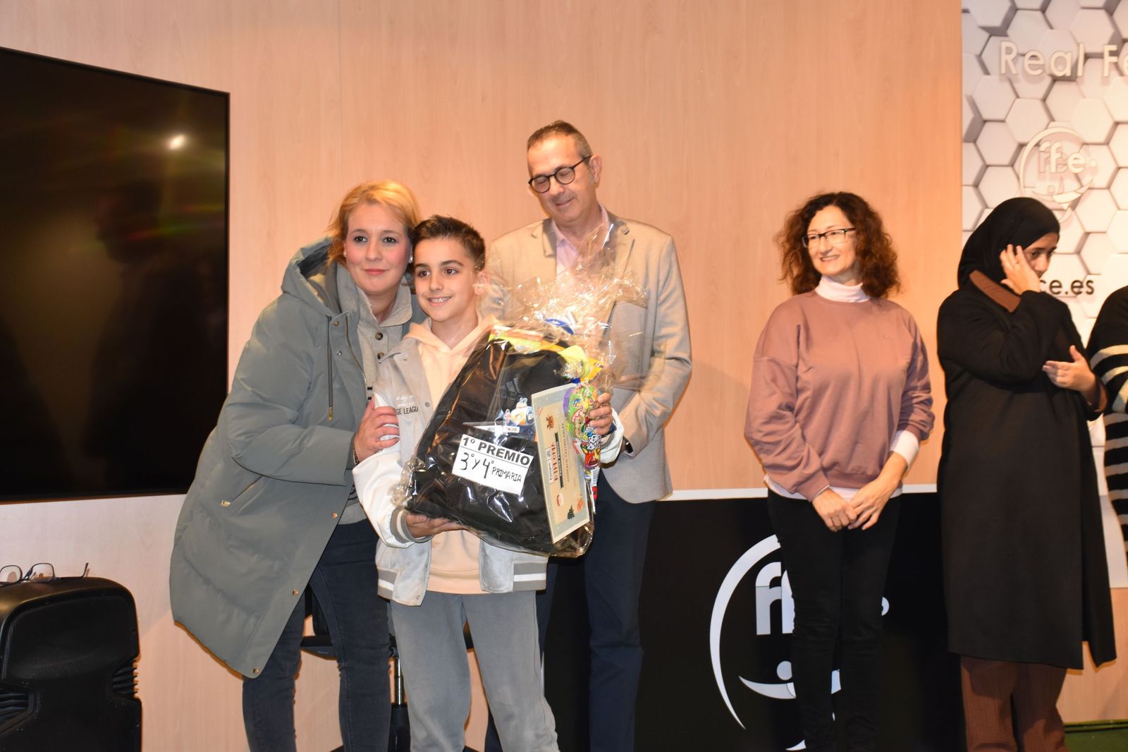 La entrega de premios de la FAMPA por la confección de tarjetas navideñas, en imágenes