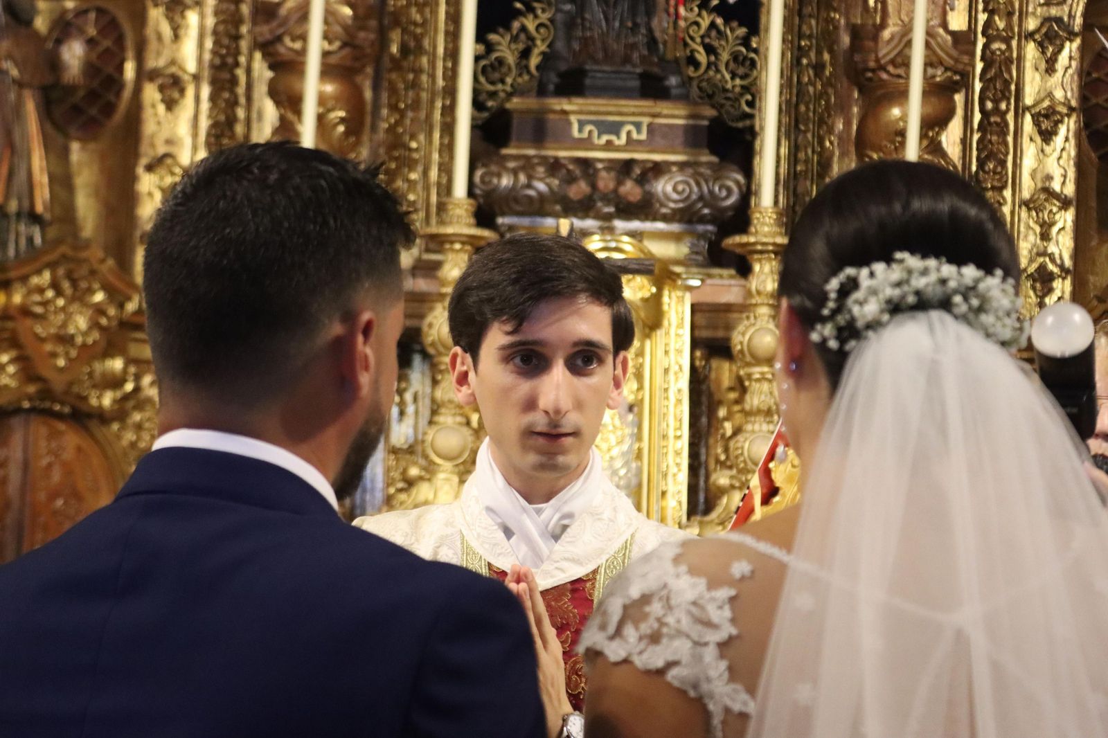 FOTOGALERÍA | Marta y Laslo se dan el 'sí quiero' ante la Patrona de Ceuta