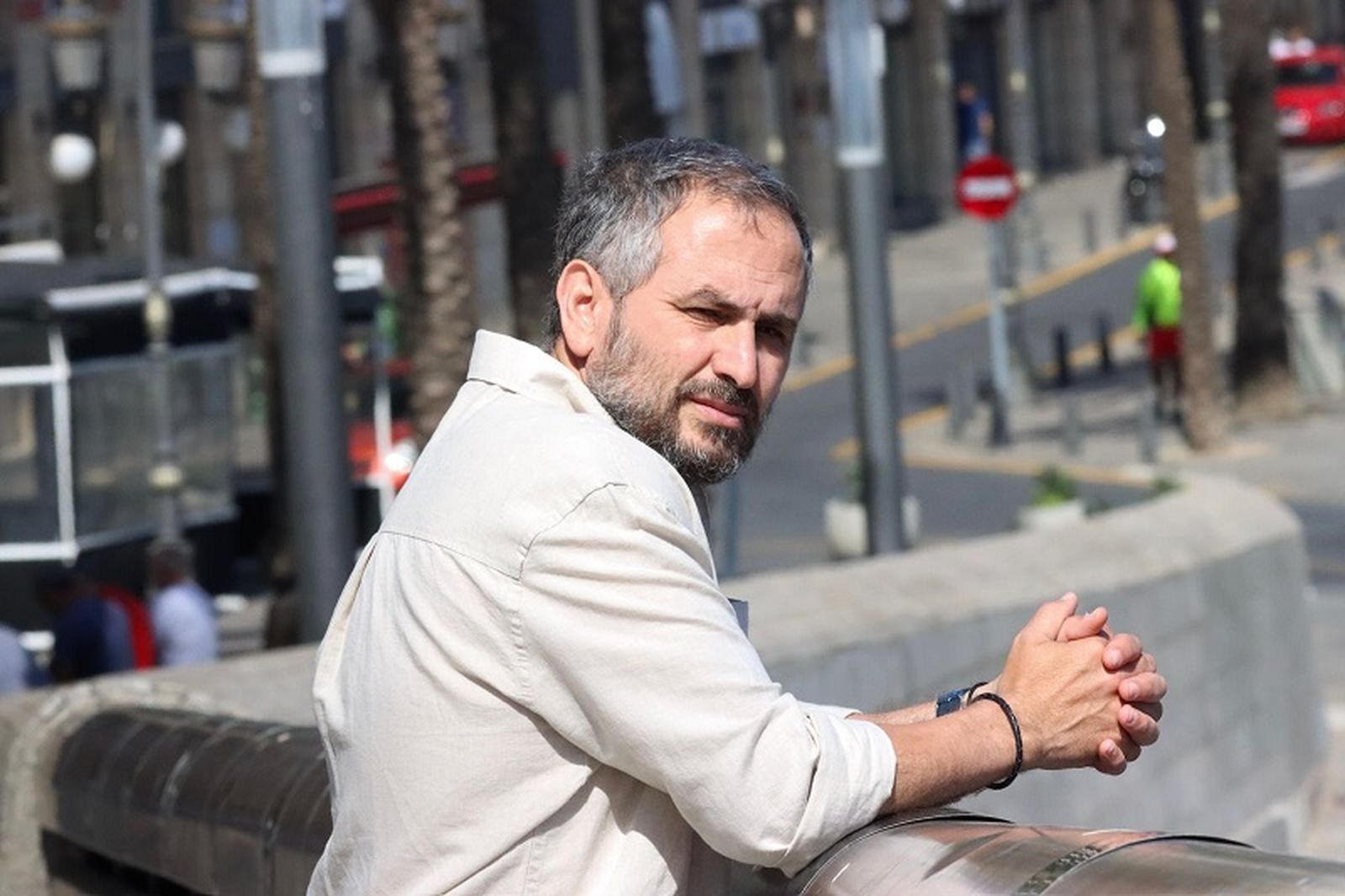 Mohamed Ali Duas posando hace unos meses, cuando tuvo una entrevista con este diario. / FOTO REDUAN