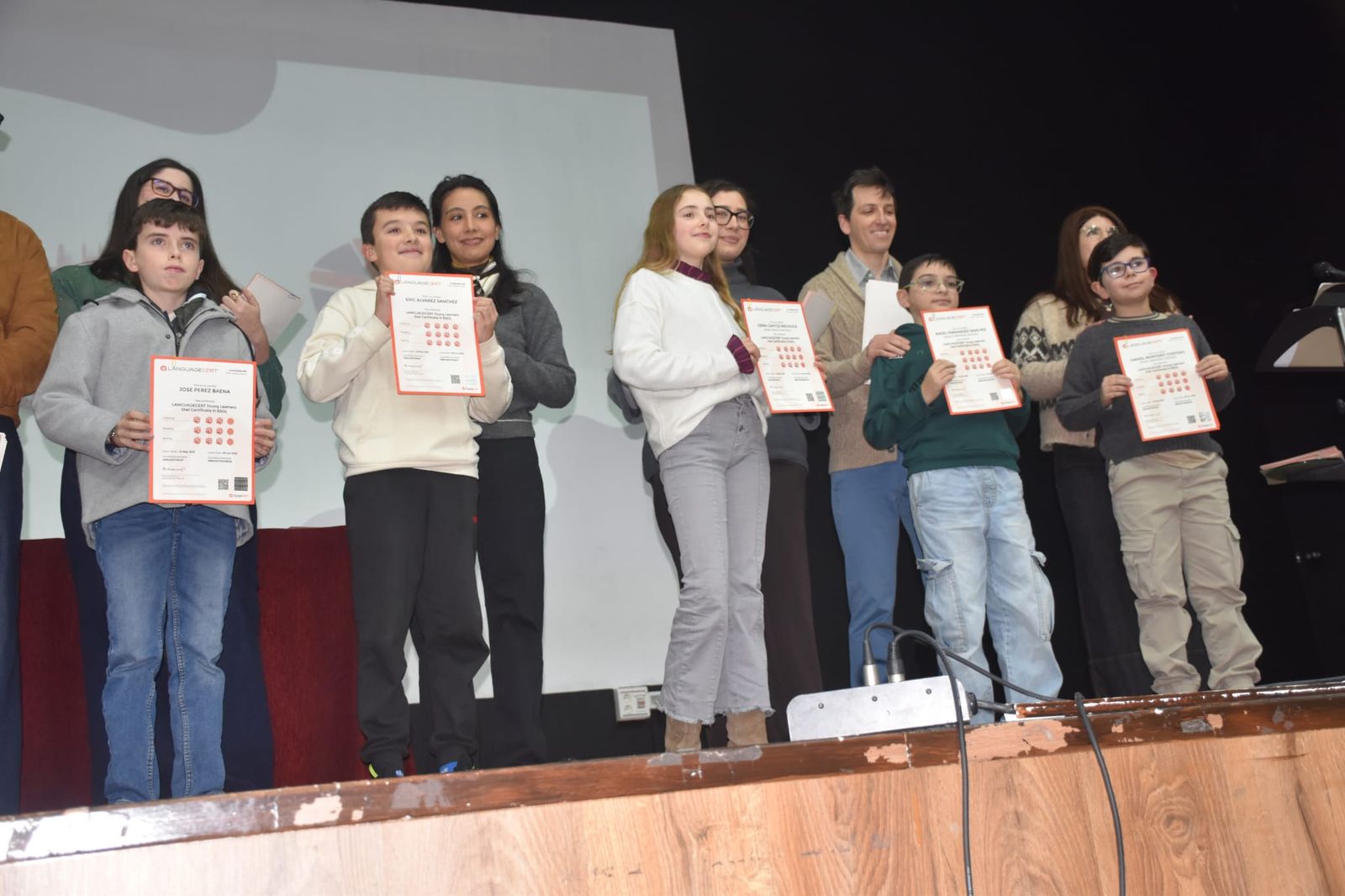 Las academias Art Factory y Big Ben entregan los certificados de inglés a su alumnado