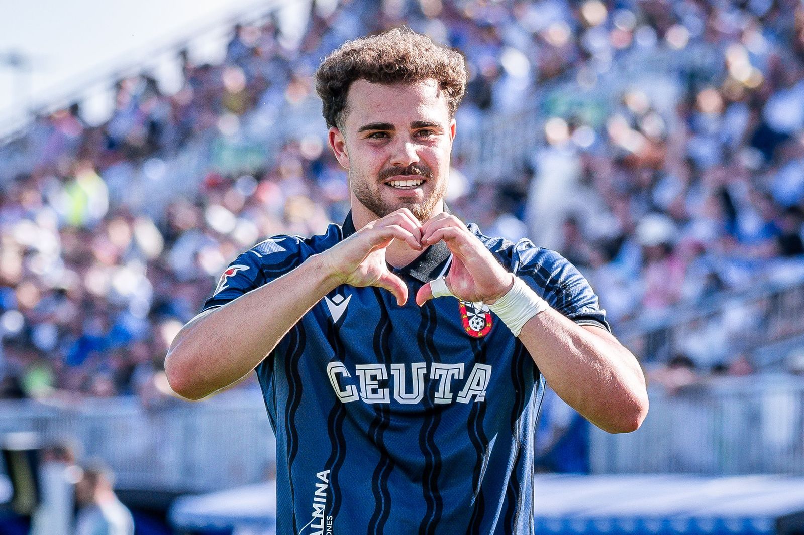 Marcos Fernández celebrando su gol número 12