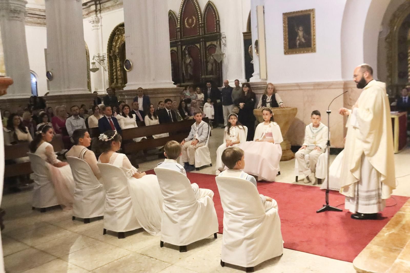 El vicario oficia otras dos comuniones en el Santuario de la Virgen de África
