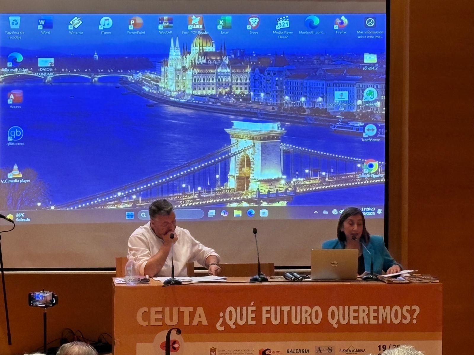 Sony Vashdev Lalawani y Emilio Lamorena durante la ponencia