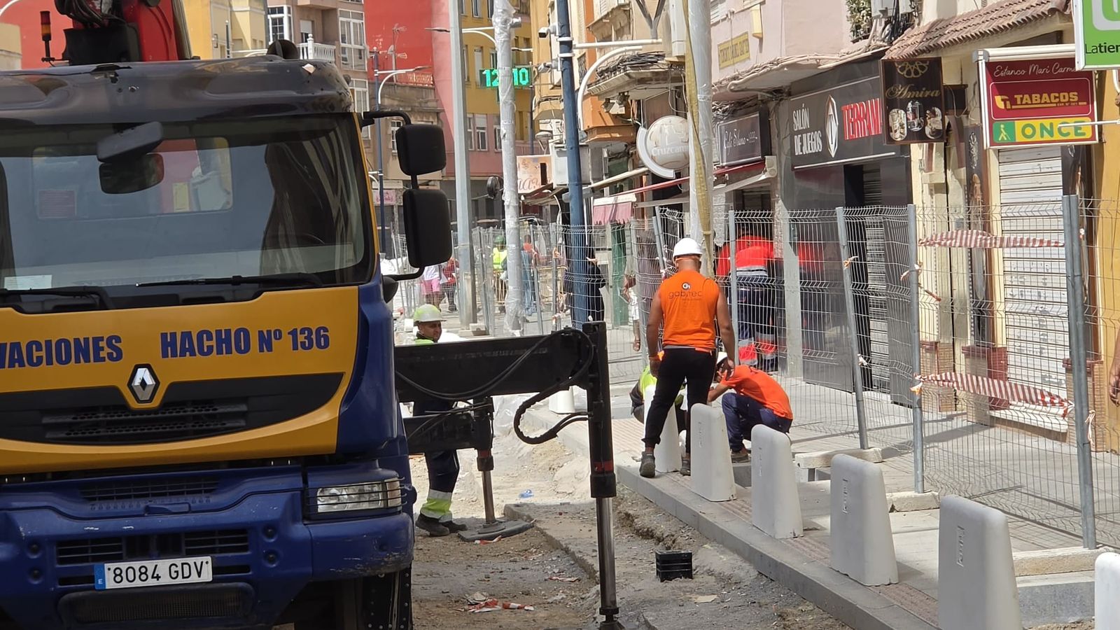 La primera fase se encuentra pendiente de la planta de aglomerado para proceder al asfaltado de la vía