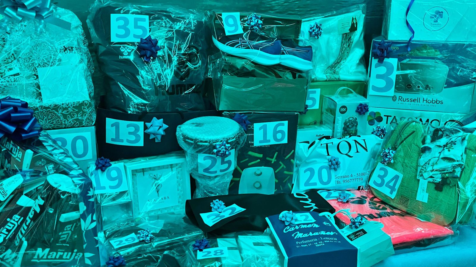 Regalos de los patrocinadores de las Jornadas de Bienestar y Crecimiento Personal organizadas por ACMUMA en el Centro Global 2