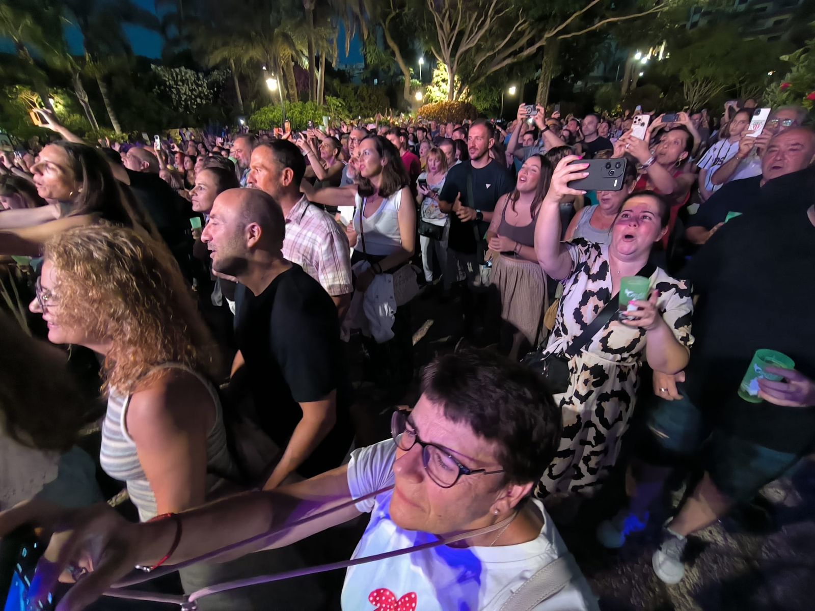 M-Clan convierte Ceuta en un enorme escenario de rock con una noche para el recuerdo