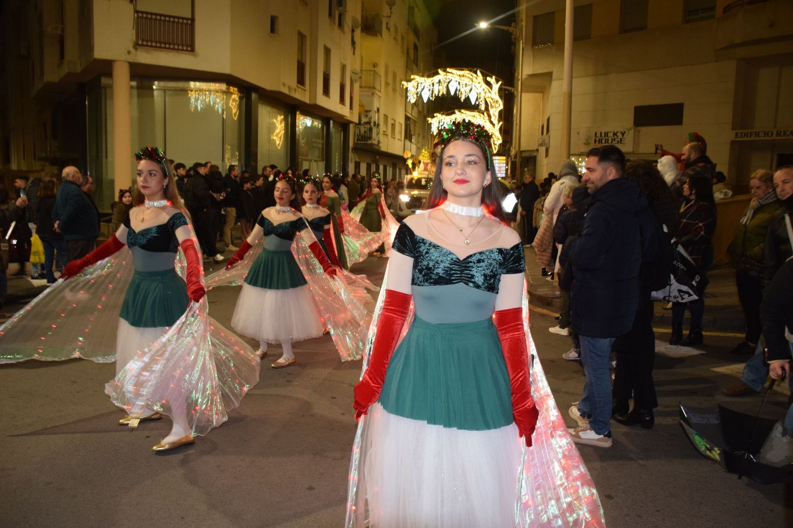 Los ceutíes se emocionan con la llegada de los Reyes Magos