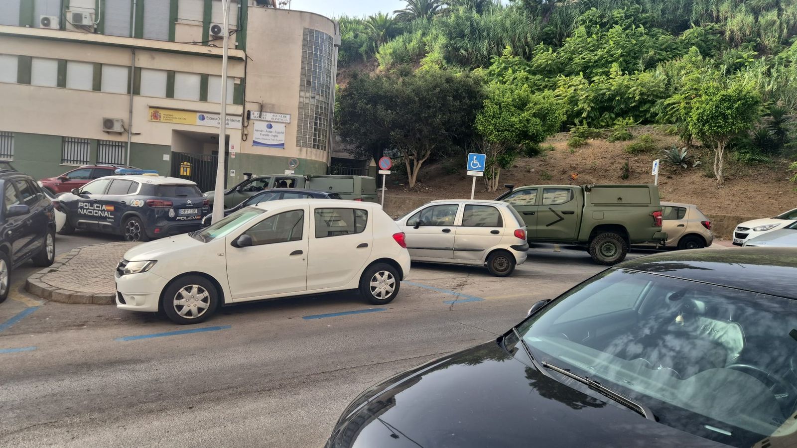 Policía Nacional y militares intervinieron en la mañana de este lunes en el CEA Miguel Hernández por la presencia de migrantes