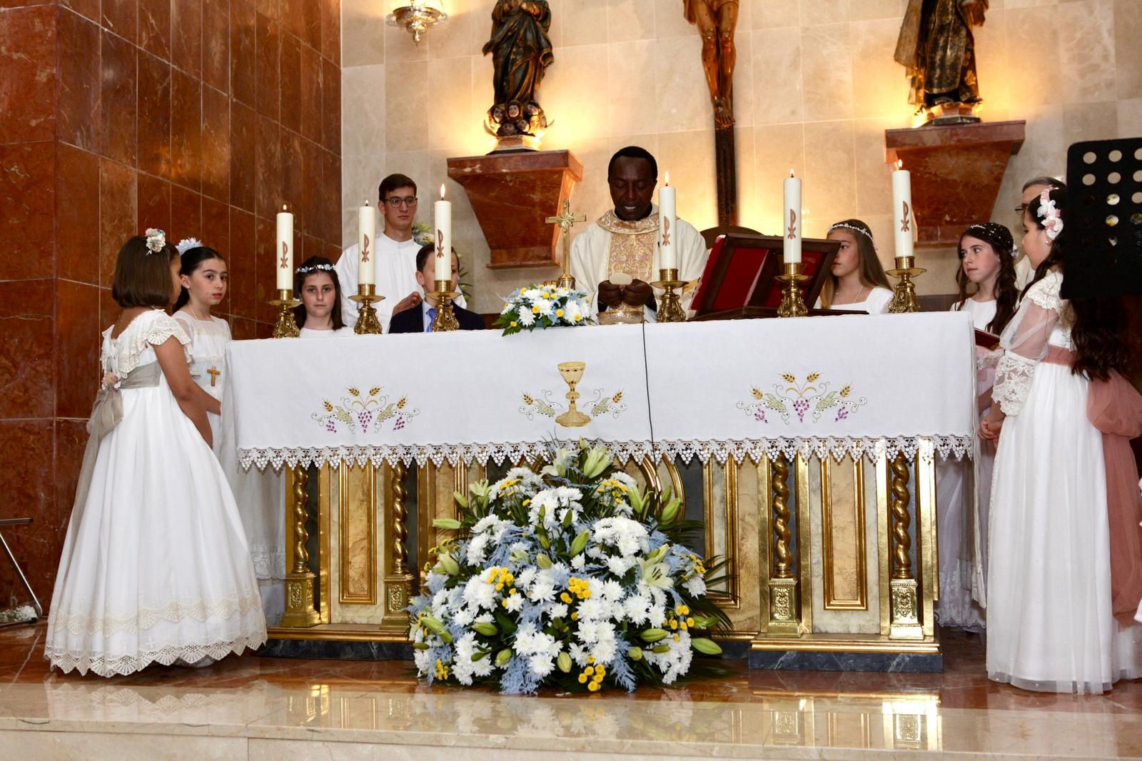 Comuniones en la Parroquia de Santa Teresa de Jesús