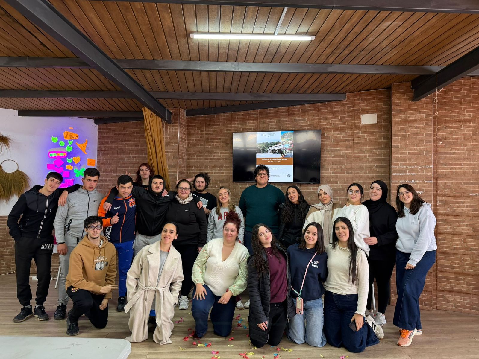 Imagen de Orozco con los jóvenes del proyecto
