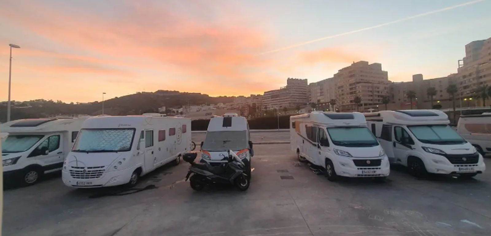 Vehículos estacionados.