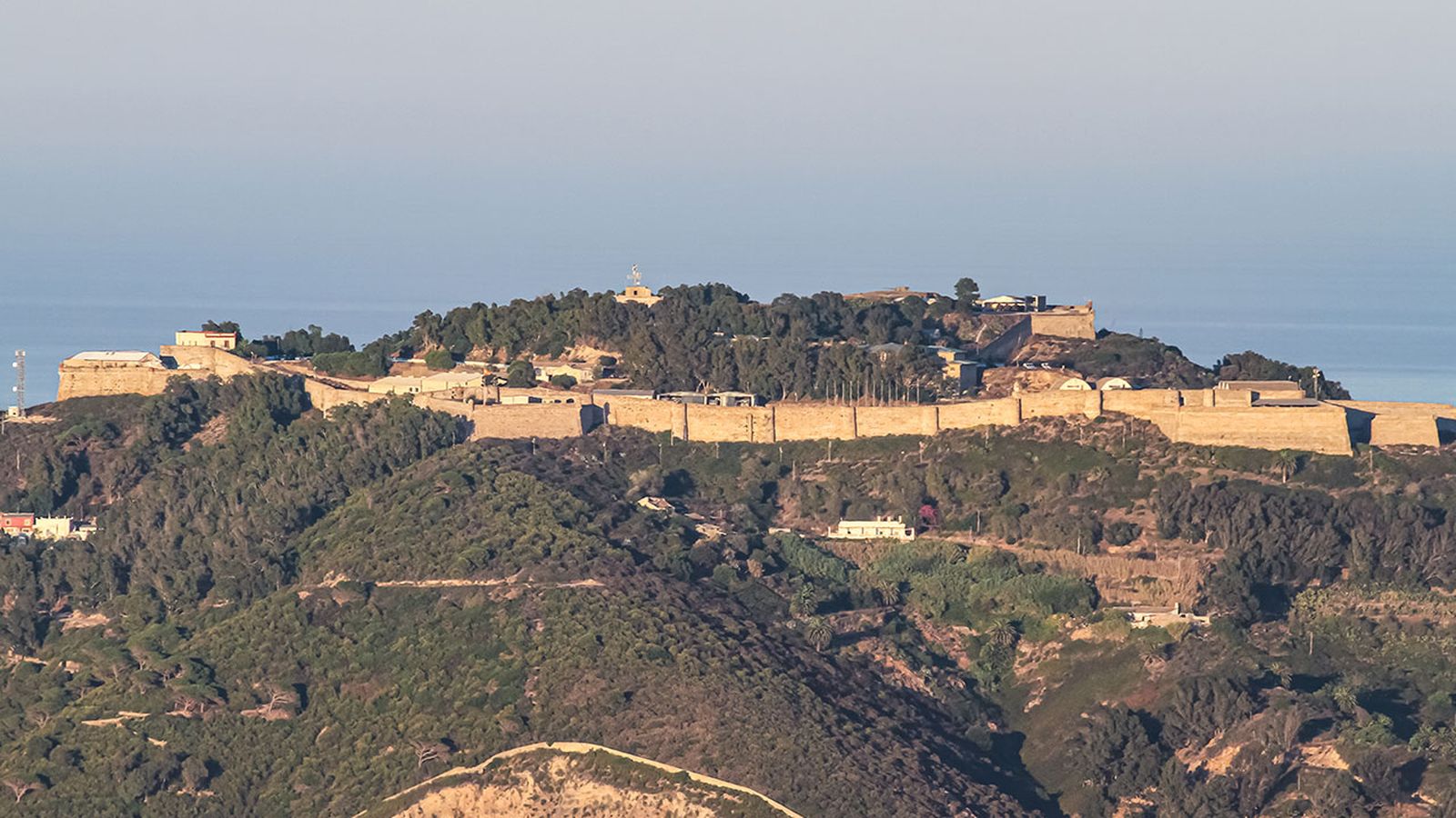 Fortaleza del Monte Hacho.