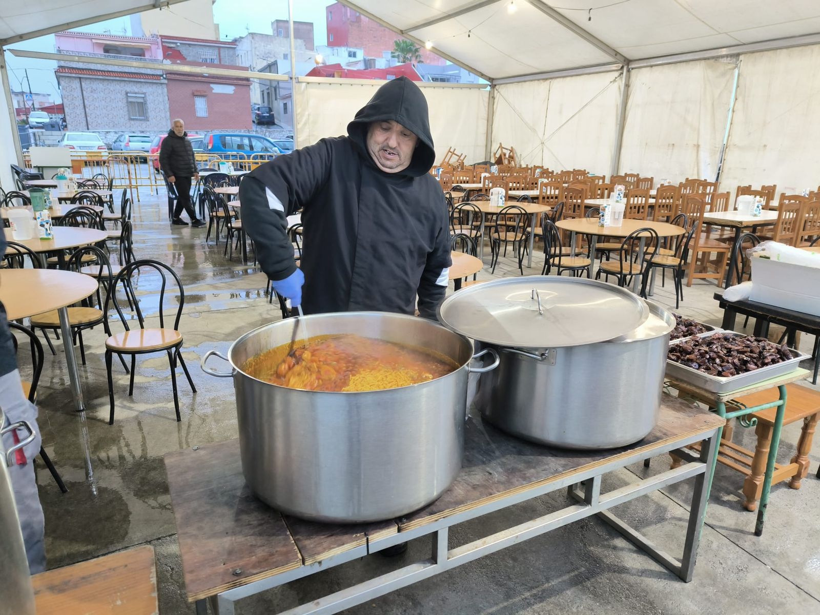 La prensa ceutí disfruta de un delicioso iftar en comunidad y de la mano de Luna Blanca