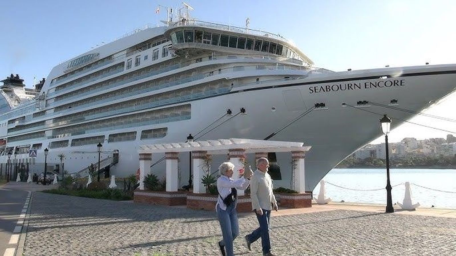 Más de 600 turistas llegaron a bordo de este prestigiosos crucero
