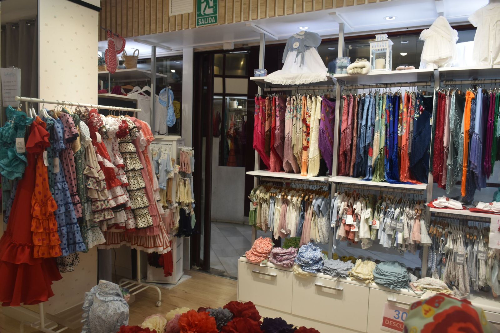 Vestir en las Fiestas Patronales y apostar por el comercio de Ceuta