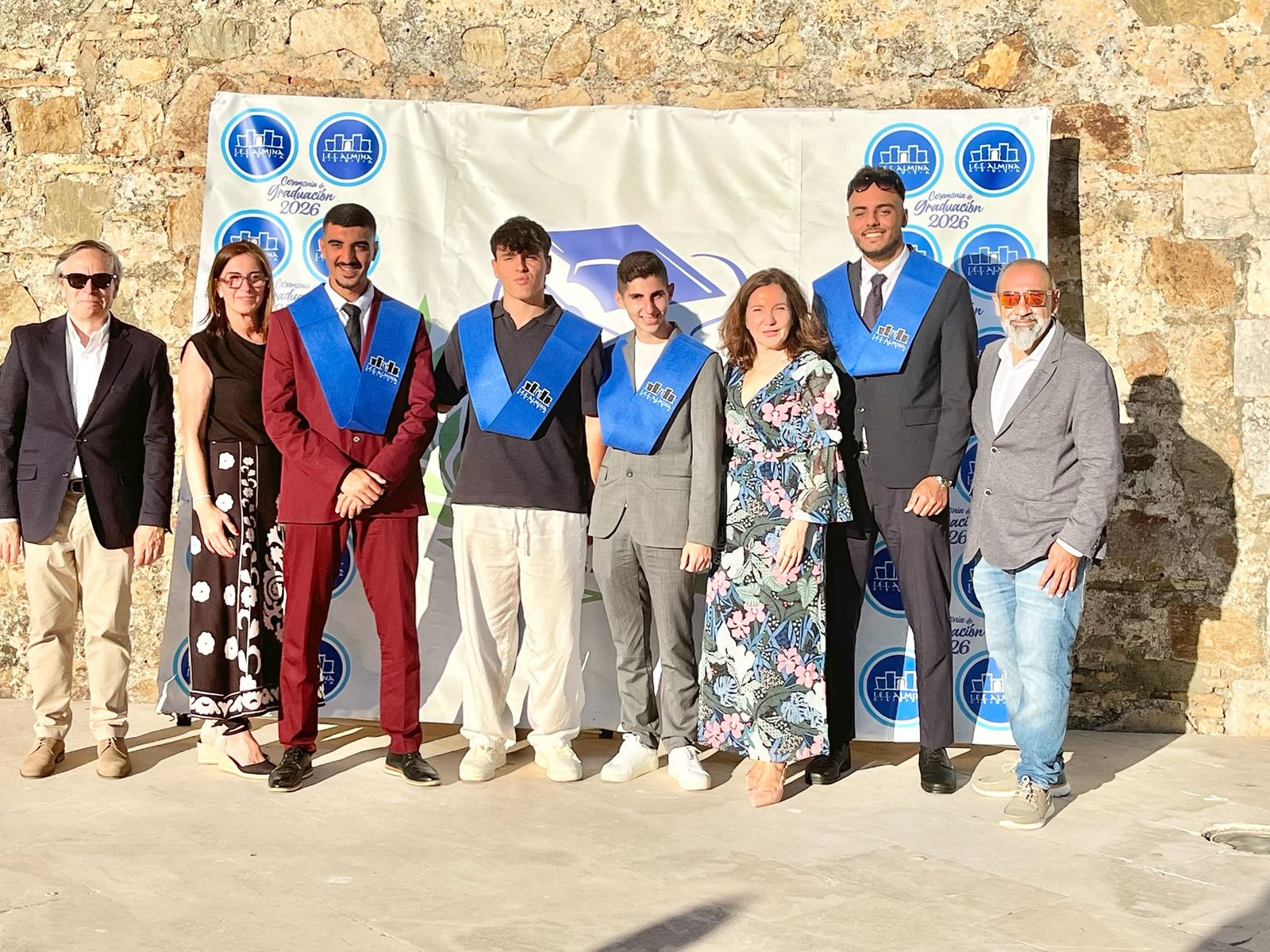 El Almina celebra un multitudinario acto de graduación de 300 alumnos