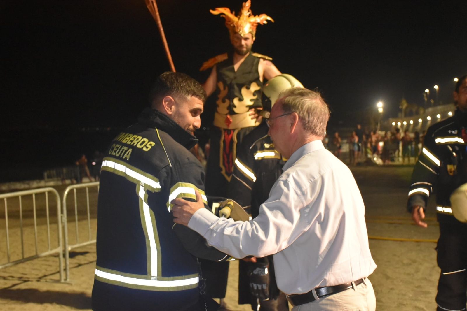 Tradición y drones para la puesta de largo del verano en las playas