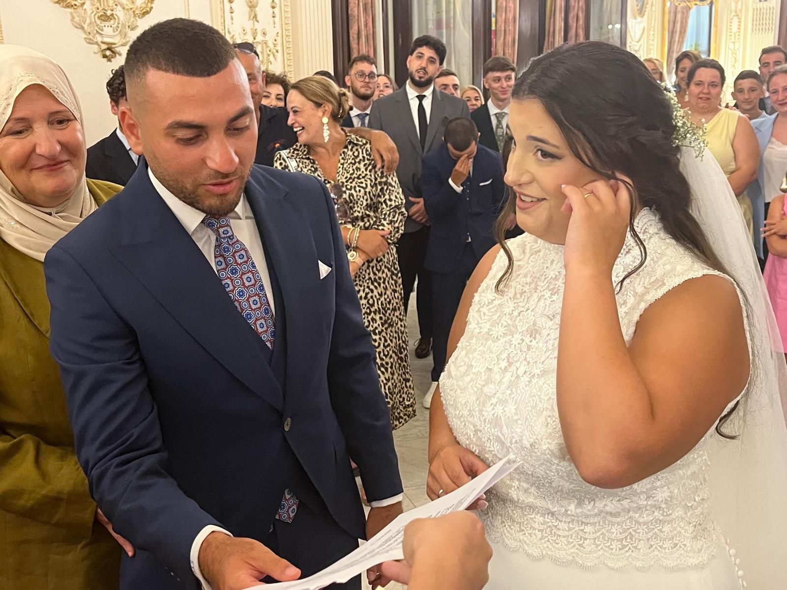 Omar y Claudia sellan su amor en el Salón del Trono