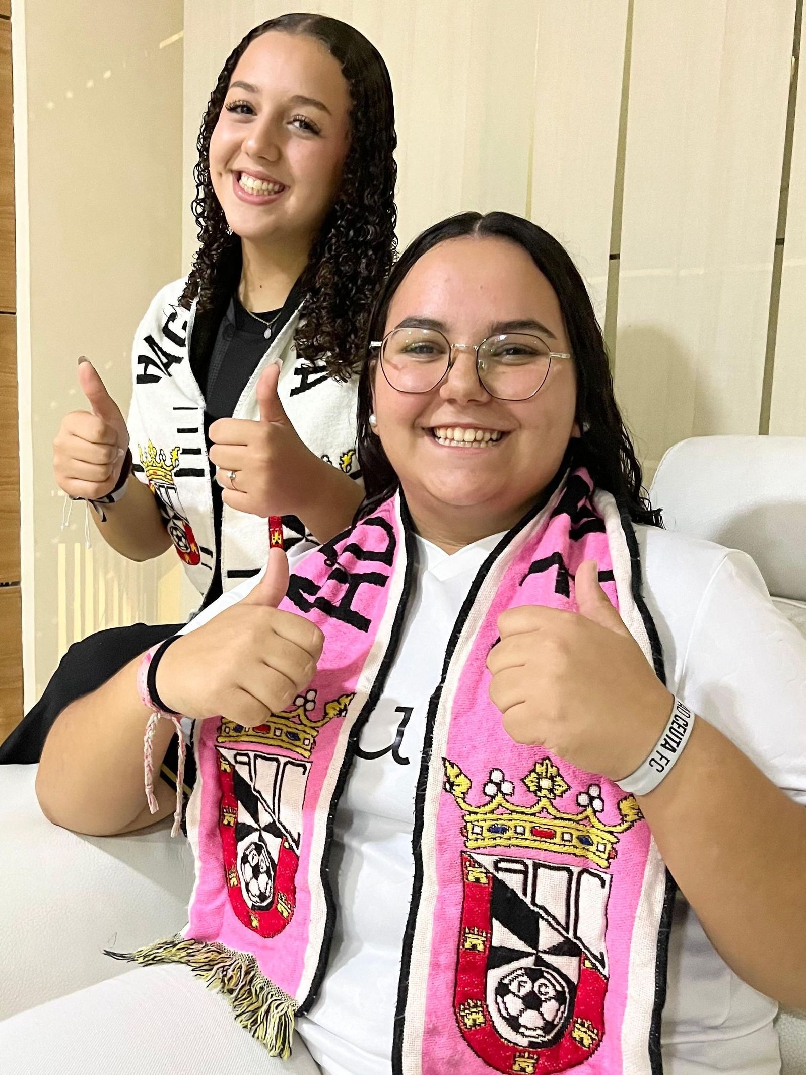 Maira y Candela, dos corazones jóvenes que laten al ritmo  de la AD Ceuta