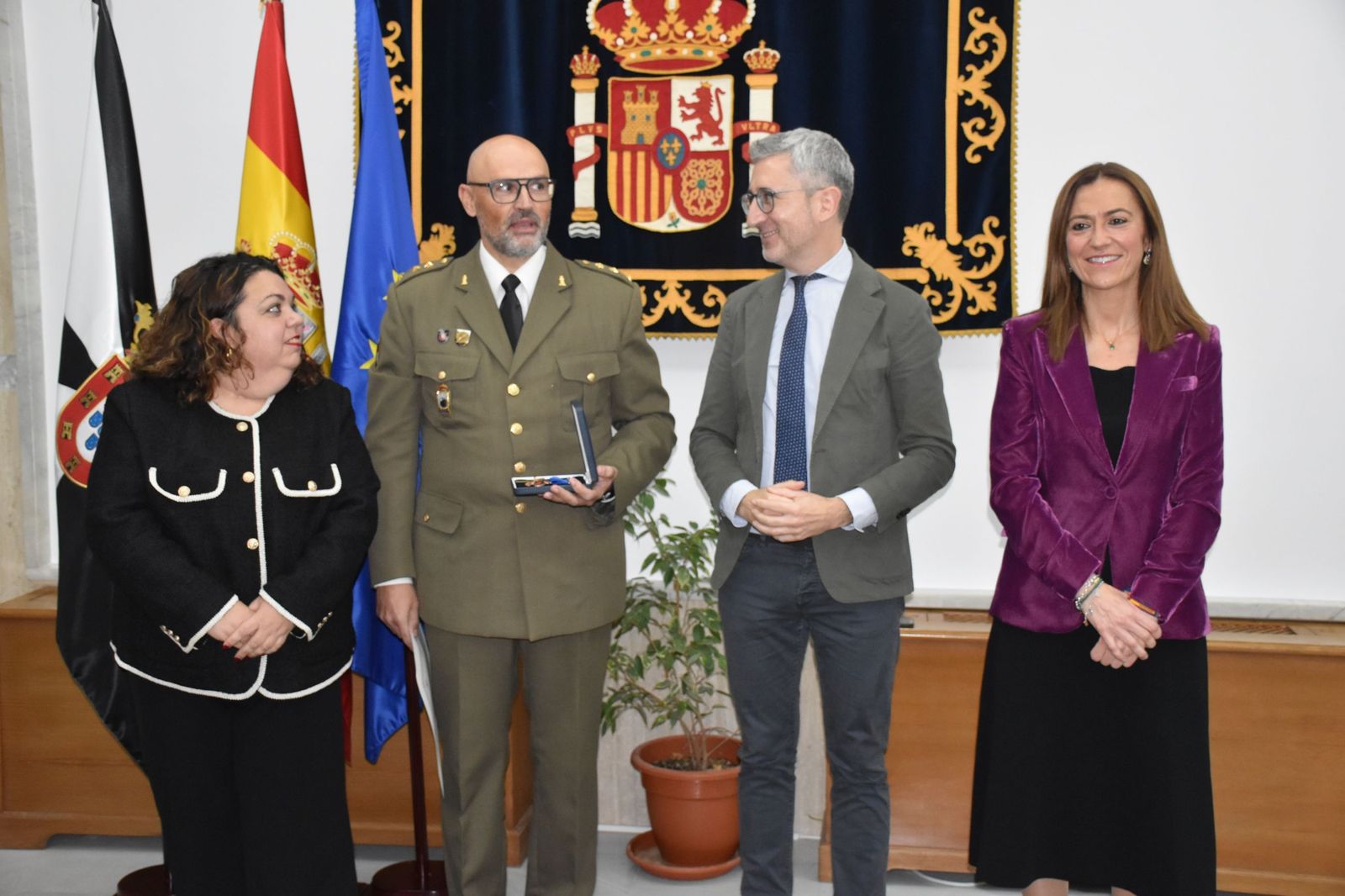 Protección Civil rreconoce el éxito de la OPE con la entrega de sus Medallas