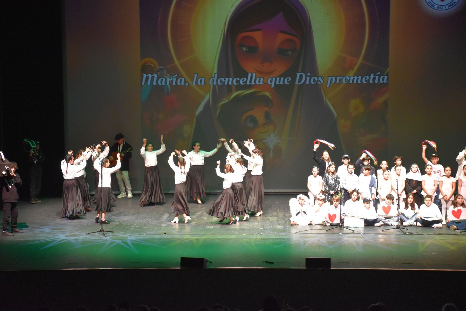 Los alumnos de La Inmaculada sorprenden con una “Voz Kids” dedicada a la Virgen
