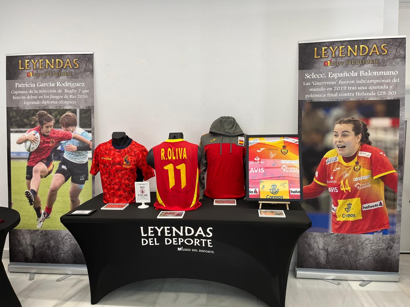 Todo preparado para la apertura de la exposición deportiva femenina ‘Leyendas’