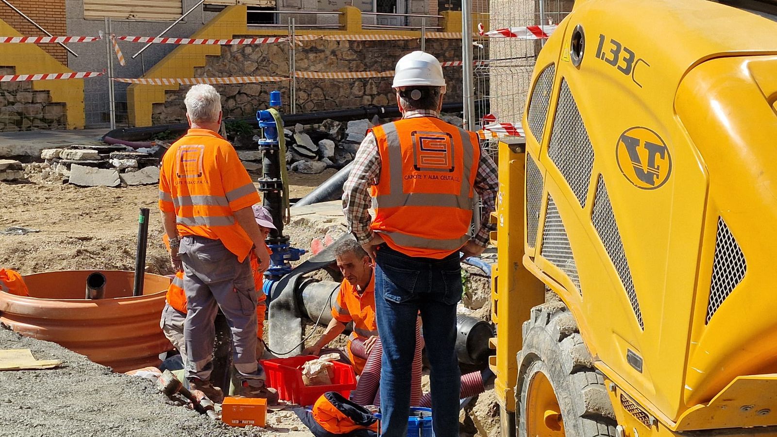 Los profesionales de Acemsa se han convertido en el 'alma mater' de esta obra de gran envergadura teniendo en cuenta que Hadú suministra el agua al 60€ de Ceuta