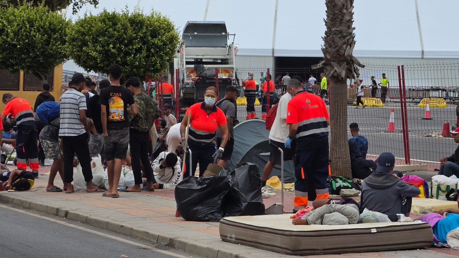 Servilimpce recoge 25 toneladas más de basura al día tras la invasión