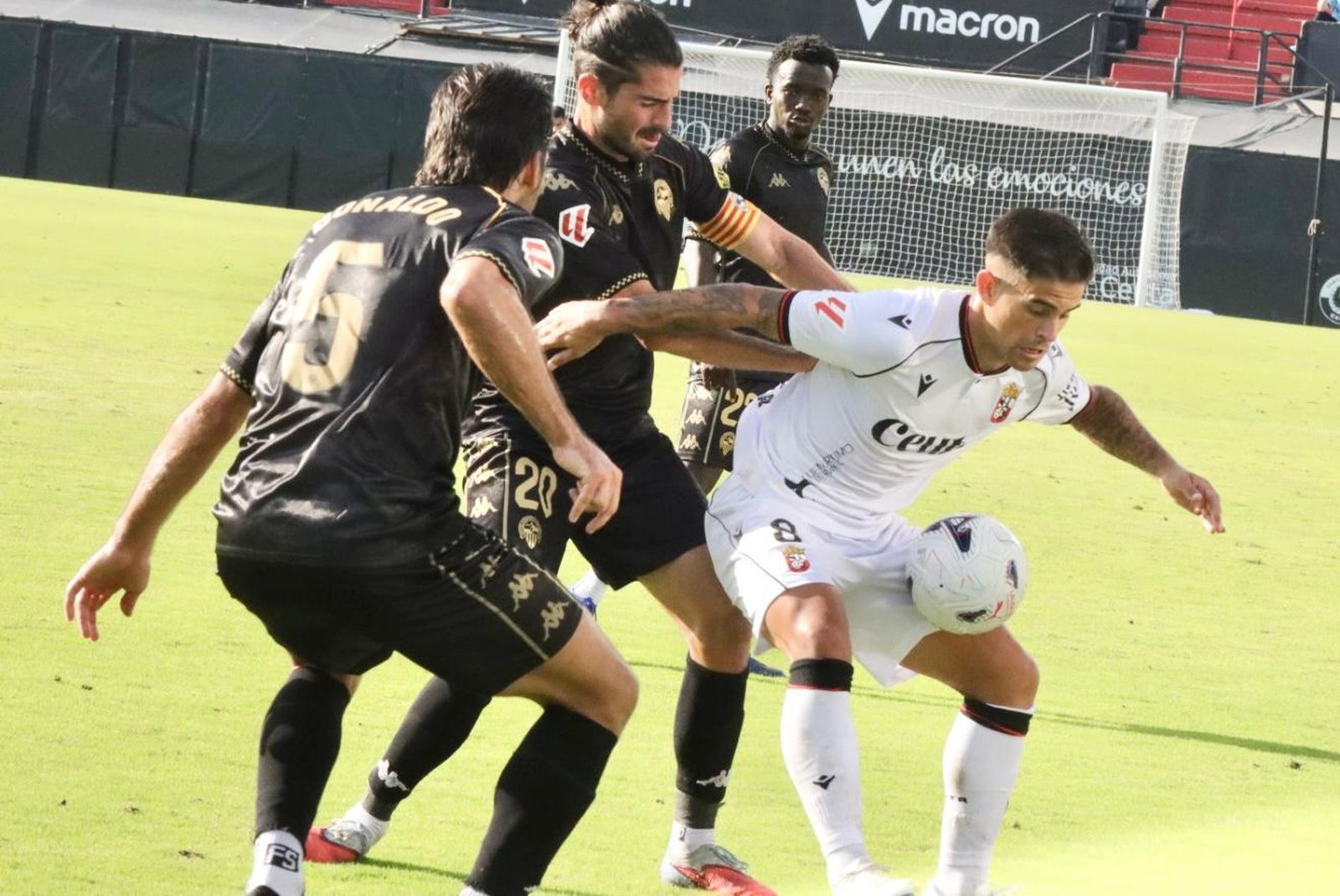 (1-2) Una AD Ceuta, espesa, pierde ante un buen Sabadell
