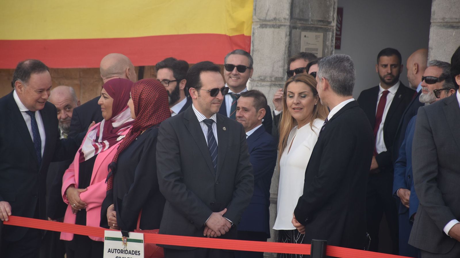 Autoridades políticas durante el acto