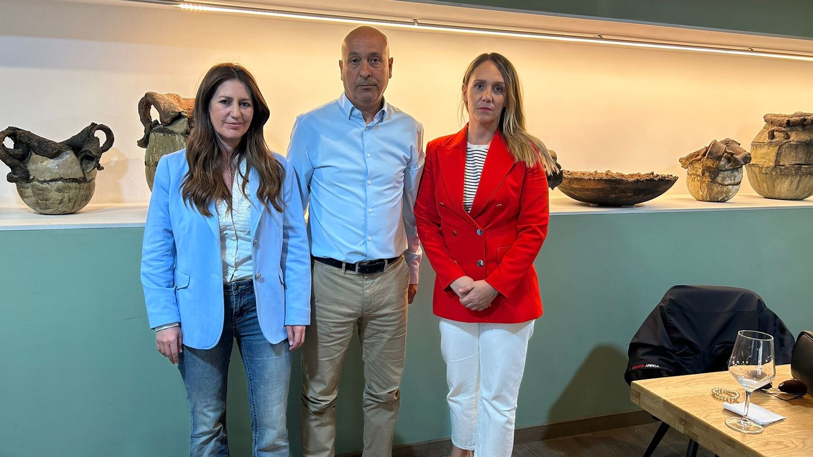 Sbihi con las eurodiputadas durante la visita a Ceuta de las populares