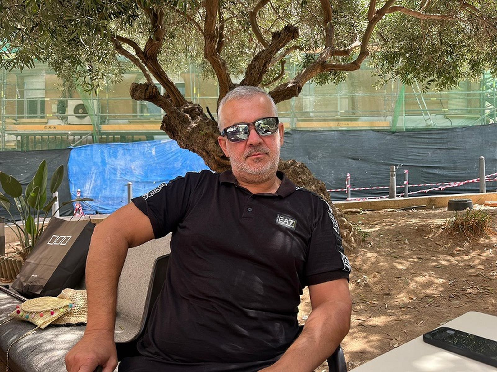 Rafael Martín, propietario de 'La Riquísima 1', en una entrevista con El Pueblo./ FOTO C.L. Rafael Martín, propietario de 'La Riquísima 1', en una entrevista con El Pueblo./ FOTO C.L.