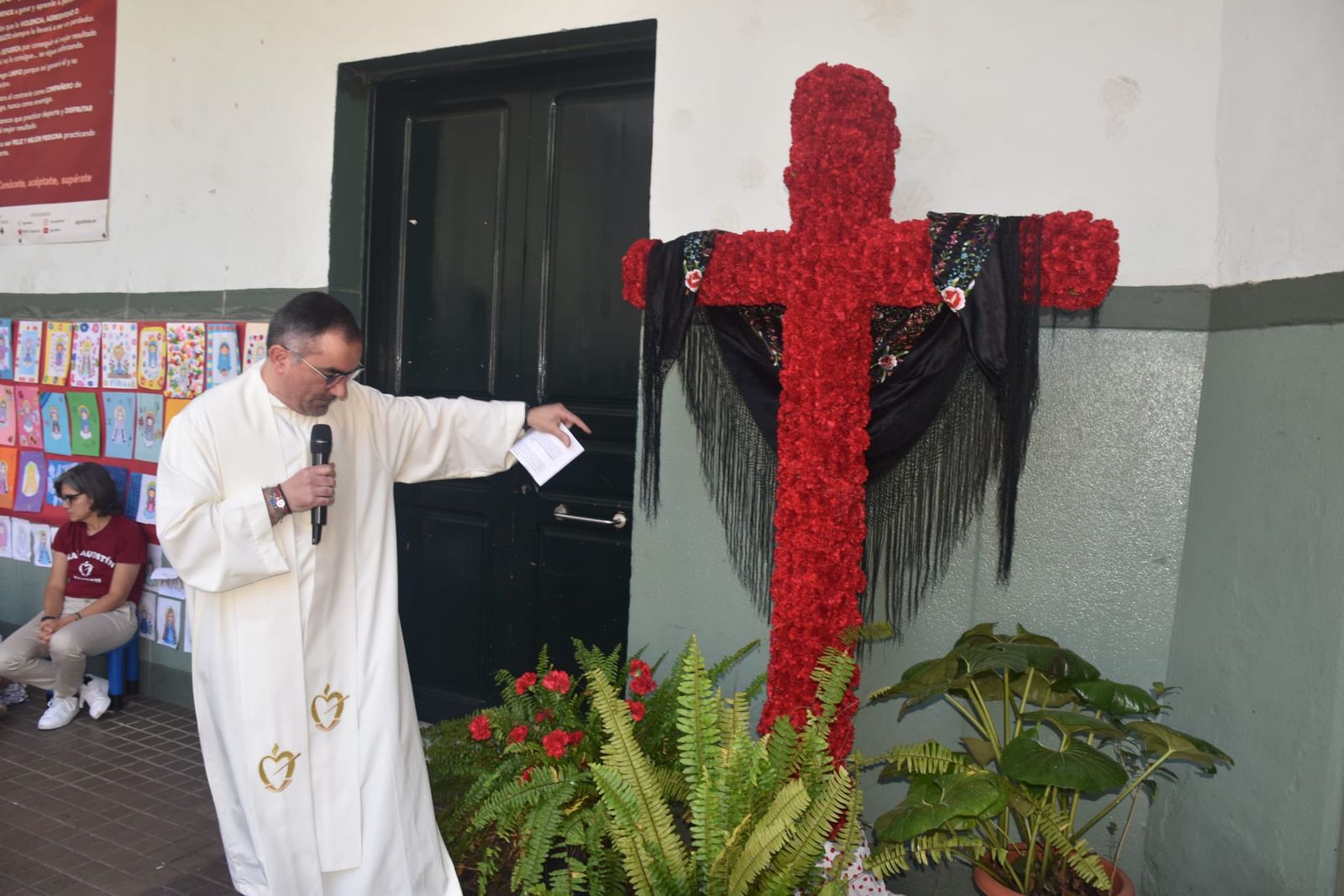 El Colegio de San Agustín disfruta de una feliz jornada solidaria con su Cruz de Mayo