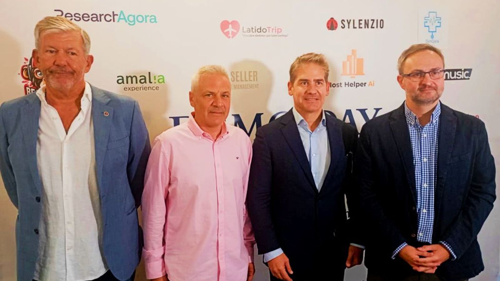 Parte de los asistentes al Demo-Day Parte de los asistentes al Demo-Day