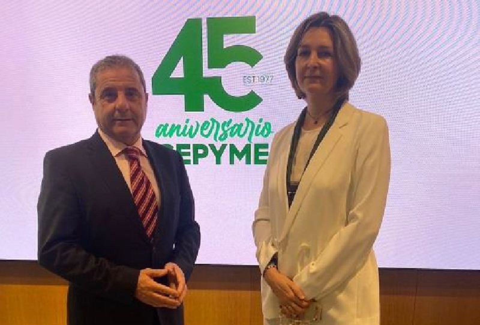 Arantxa Campos y Enrique Alcoba, han tenido ocasión de abordar los problemas comunes que afectan a ambas ciudades. / FOTO CEDIDA