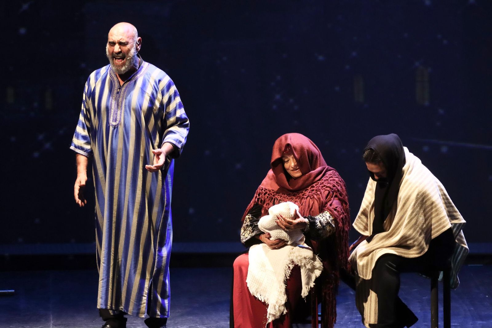 Farrucos y Fernández presentan "navidad en familia", la zambombá en el teatro del Revellín