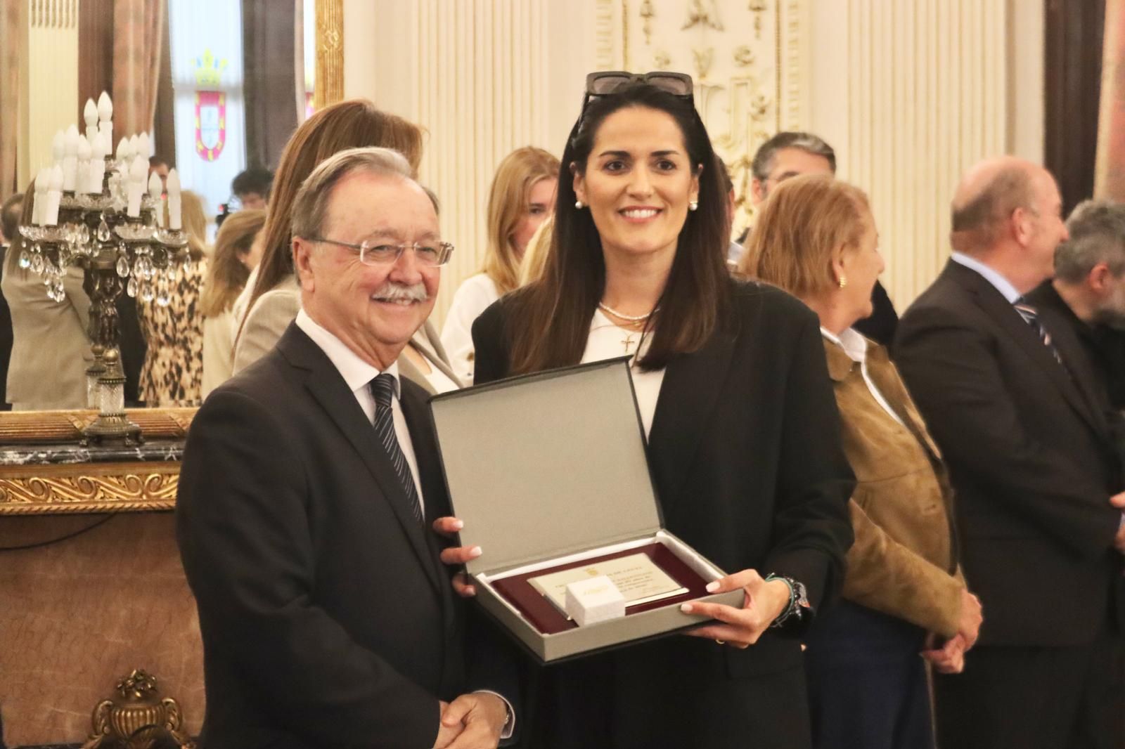 Acto de entrega de reconocimientos por el Día del Funcionario en el Salón del Trono