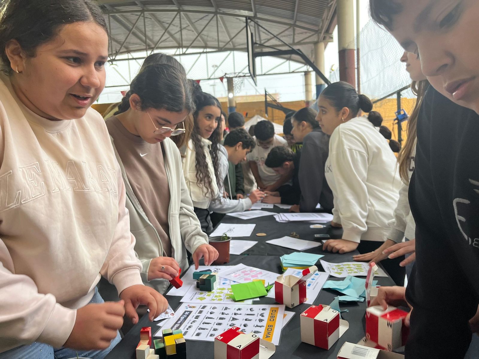 Expoabyla abre sus puertas con innovación, creatividad y convivencia entre centros educativos