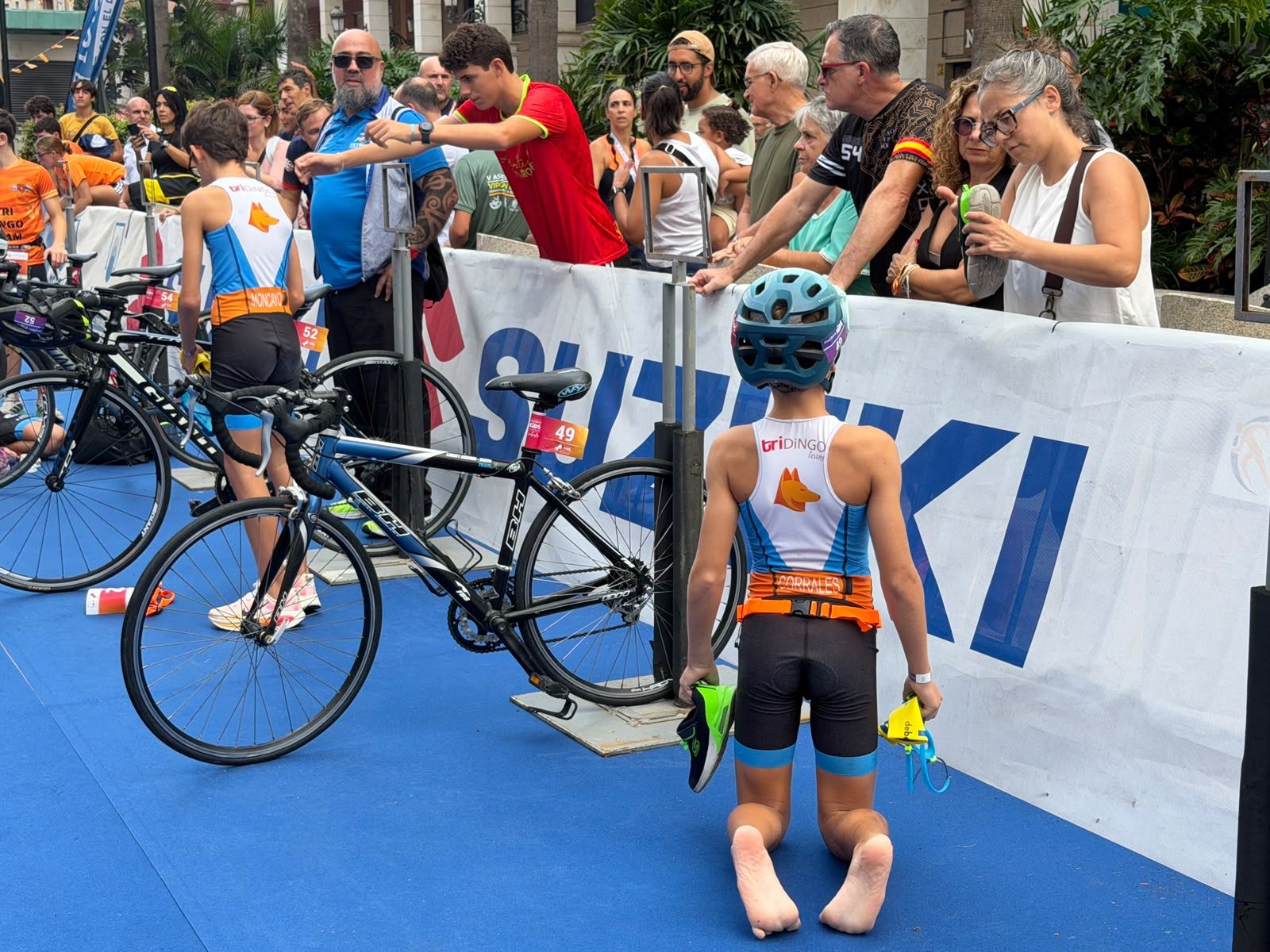 Los aficionados al triatlón en Ceuta se reúnen para participar en el Acuatlón Popular 'Juan Mur' y en la Phoenix Kids Triathlon