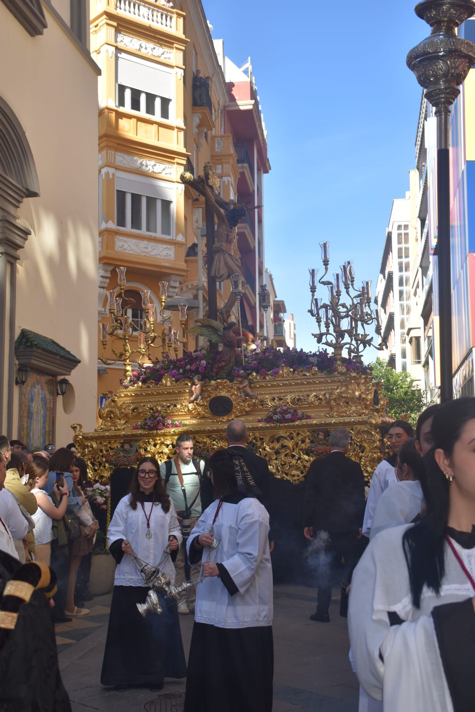 Saetas y emoción a raudales para la salida de la Buena Muerte