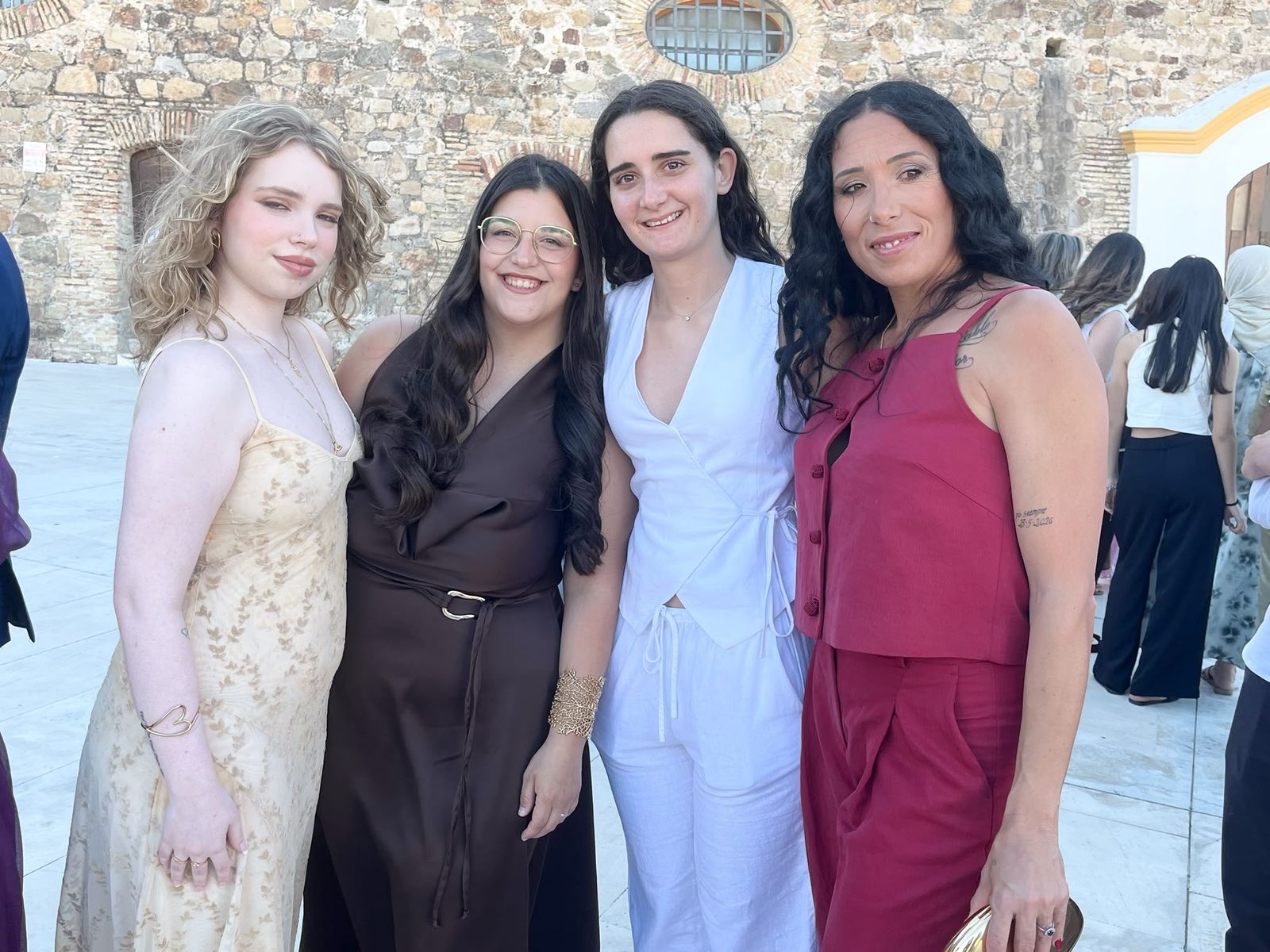 El Almina celebra un multitudinario acto de graduación de 300 alumnos