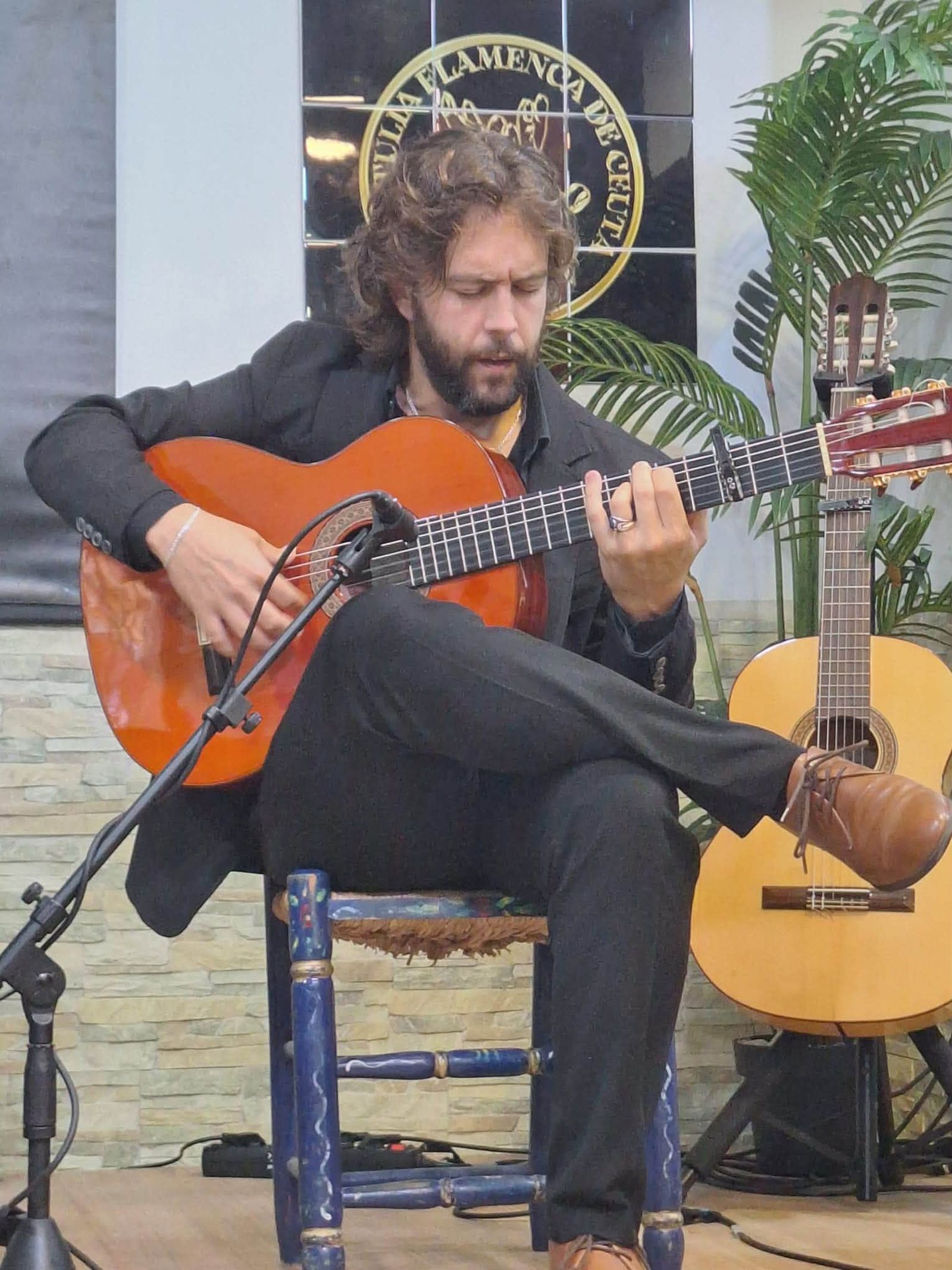 El V Ciclo de Otoño Flamenco en el Estrecho arrancó con el cante de Manuel de la Tomasa