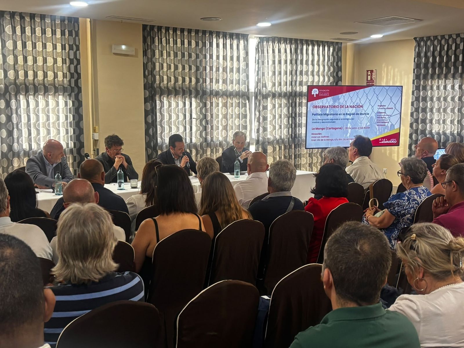 Un momento del acto organizado por Denaes