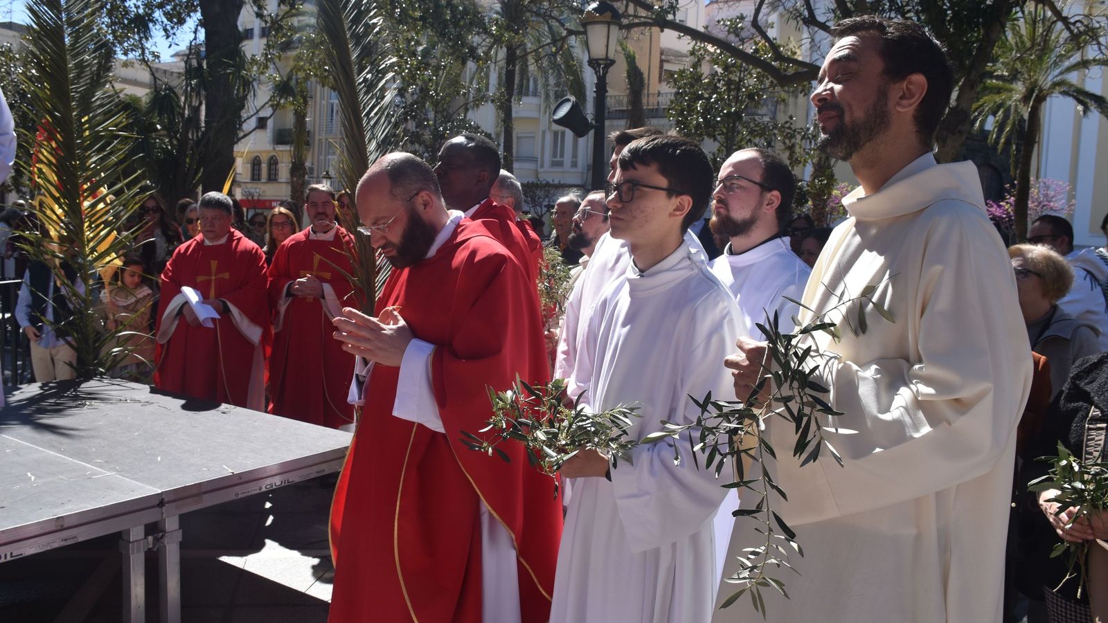 Procesión y bendición de las palmas y misa en el Santuario de África por el Domingo de Ramos