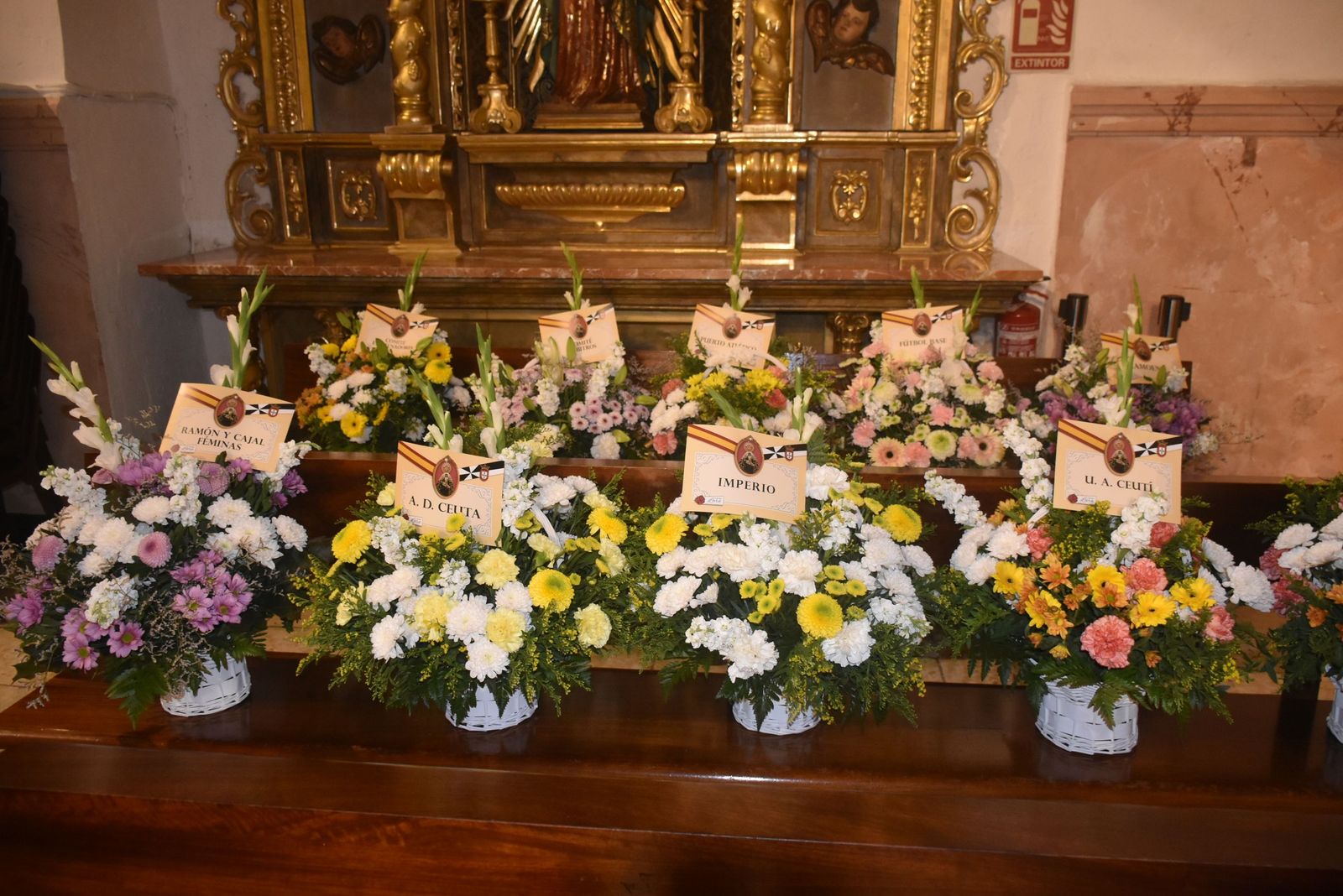 Ofrenda a la patrona y plegaria en Sidi Embarek