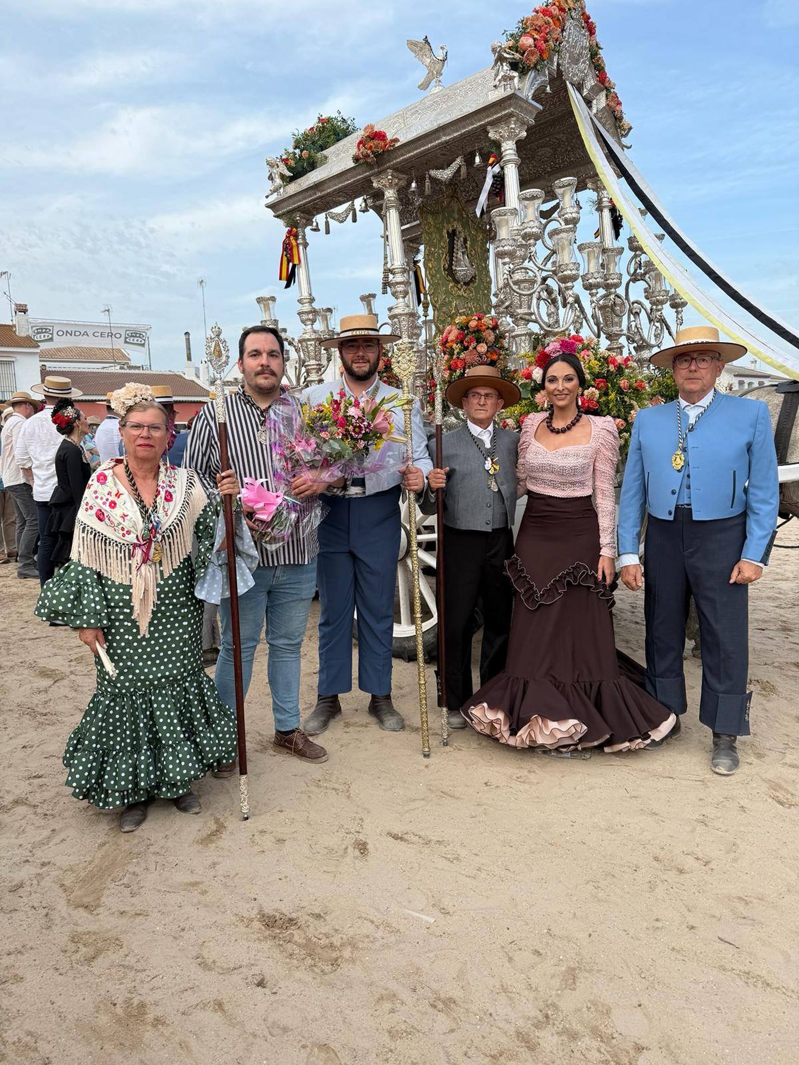 La Pollinica acompañó a la Hermandad del Rocío en la presentación
