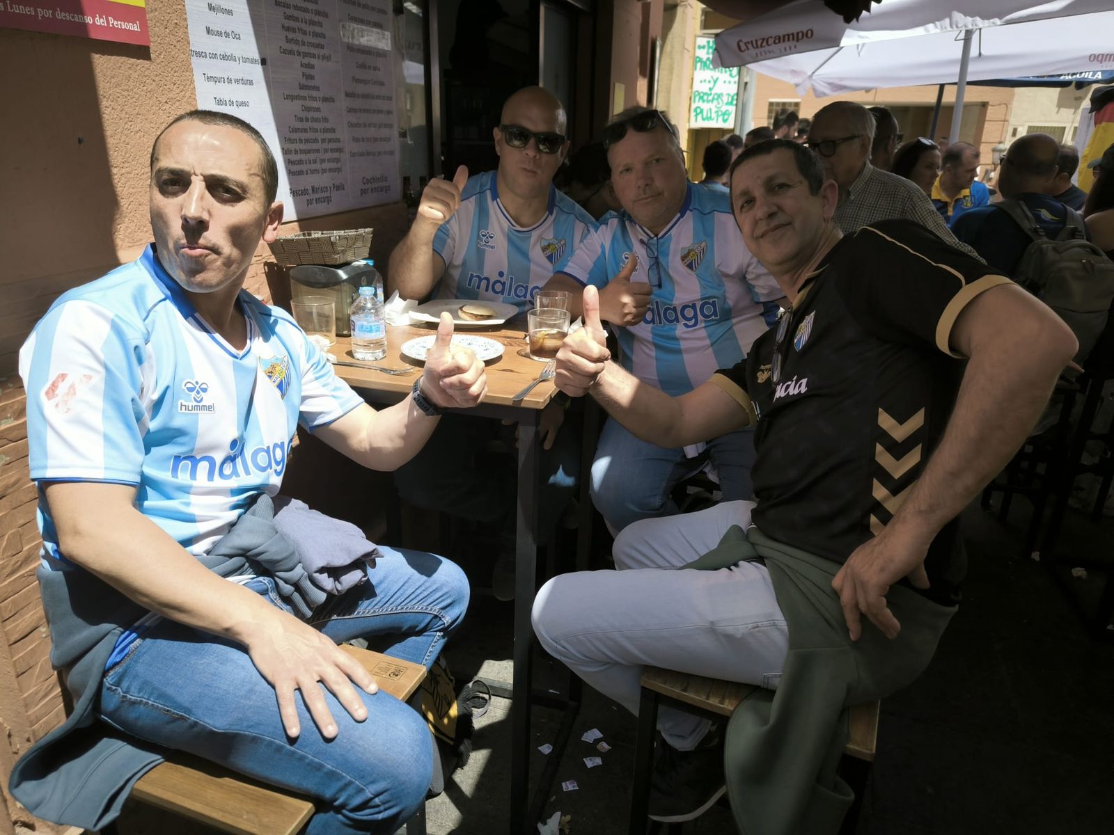 Aficionados antes del partido en el 'Alfonso Murube'