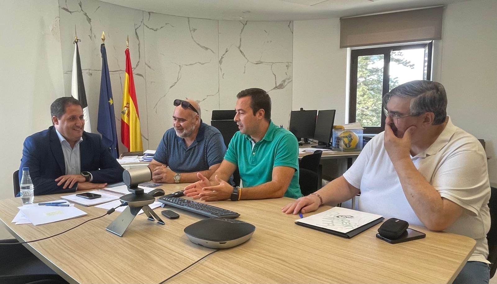 Un momento de la reunión mantenida por el consejero Ramírez con los sindicalistas de CSIF