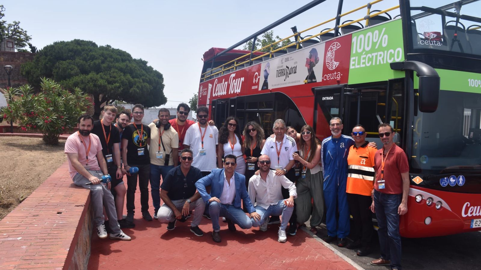 Los medios de comunicación de la ciudad tuvieron el privilegio de inaugurar la primera ruta oficial del Bus Turística