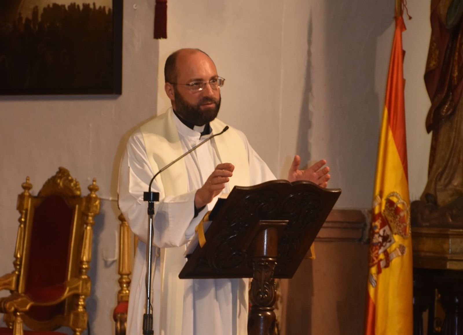 Ofrenda a la patrona y plegaria en Sidi Embarek